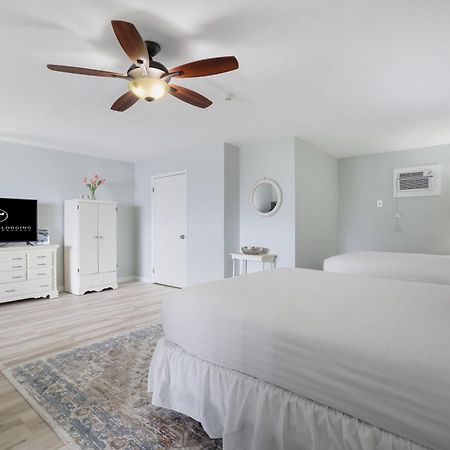 East Shore Lodging Hawley Bagian luar foto