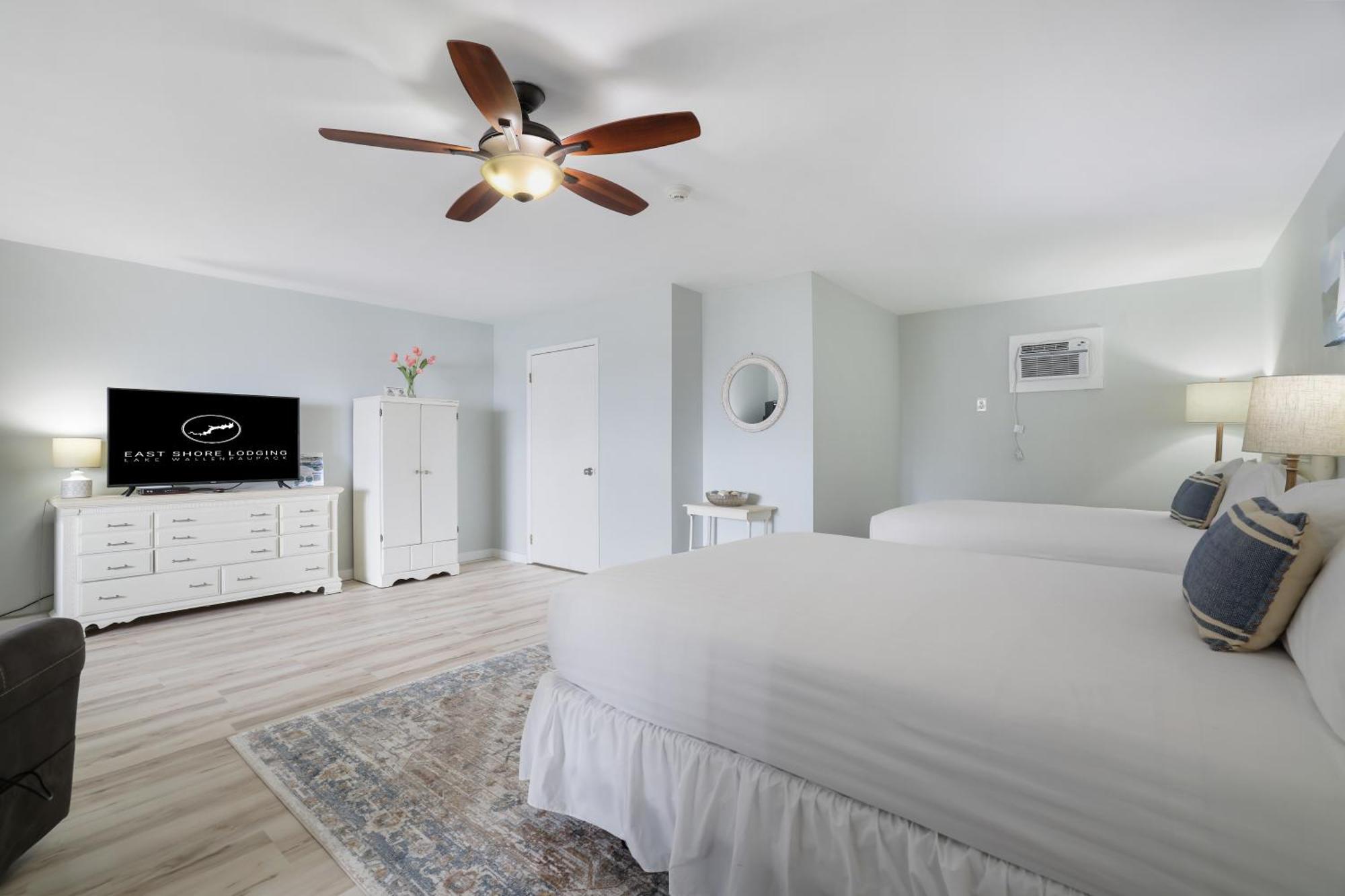 East Shore Lodging Hawley Bagian luar foto