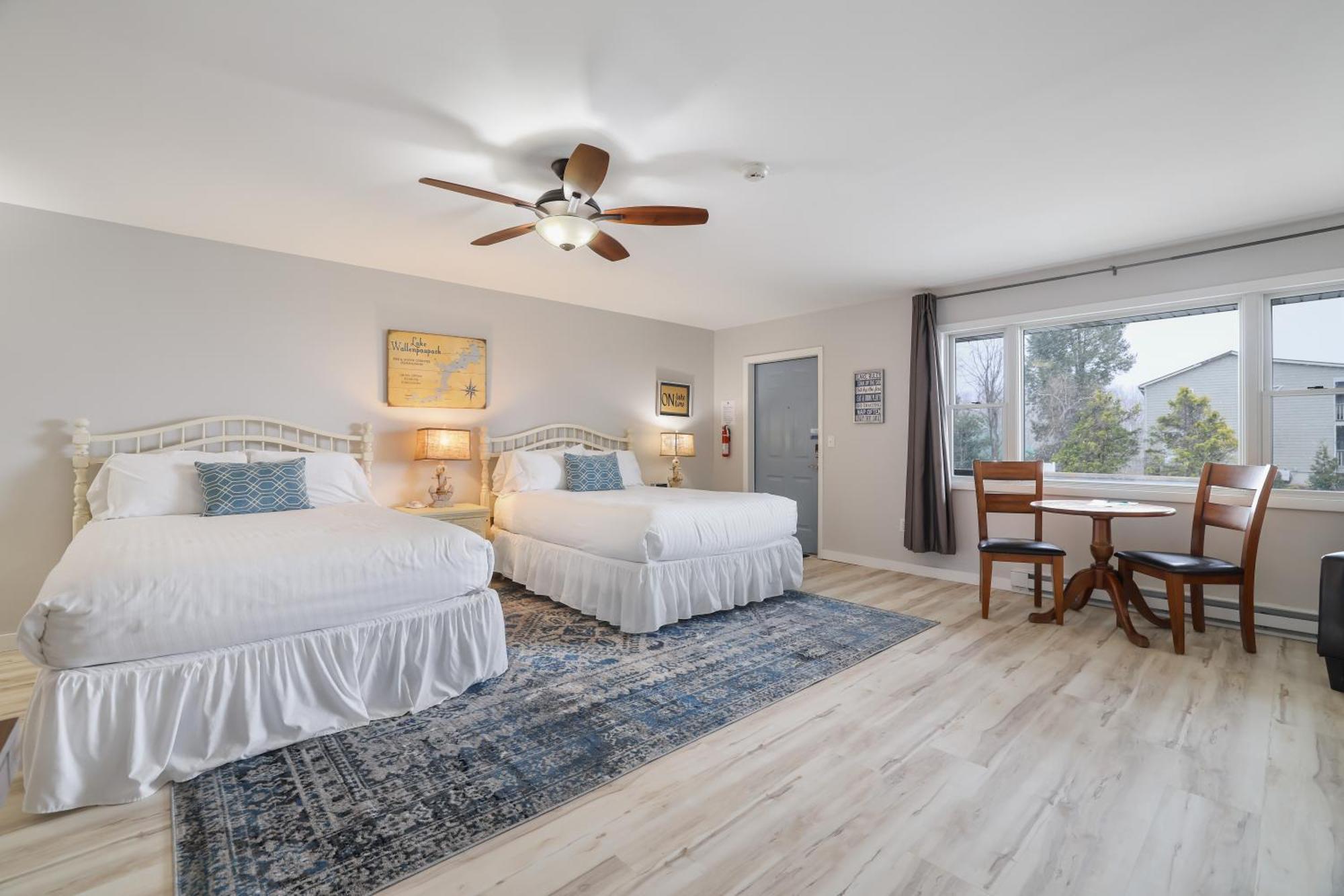 East Shore Lodging Hawley Bagian luar foto