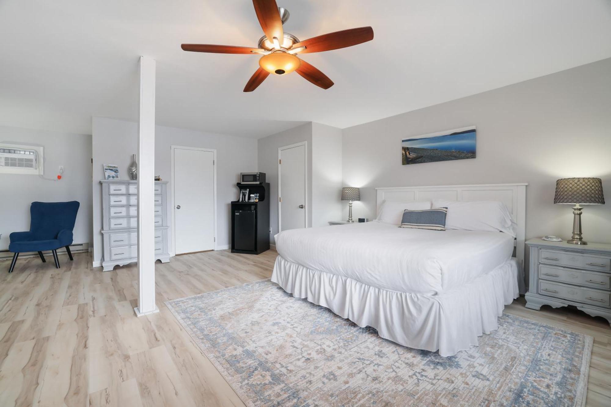 East Shore Lodging Hawley Bagian luar foto