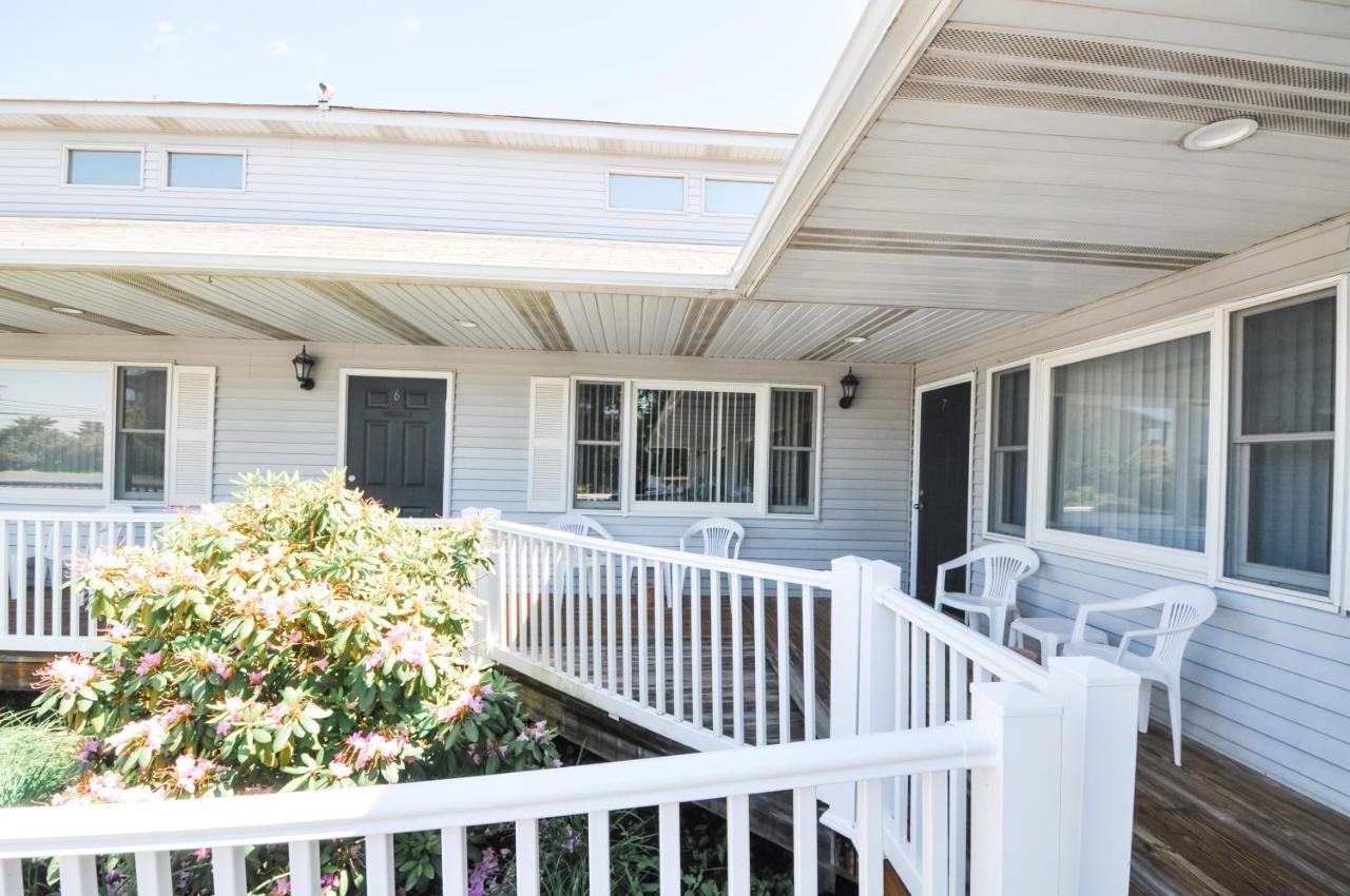 East Shore Lodging Hawley Bagian luar foto