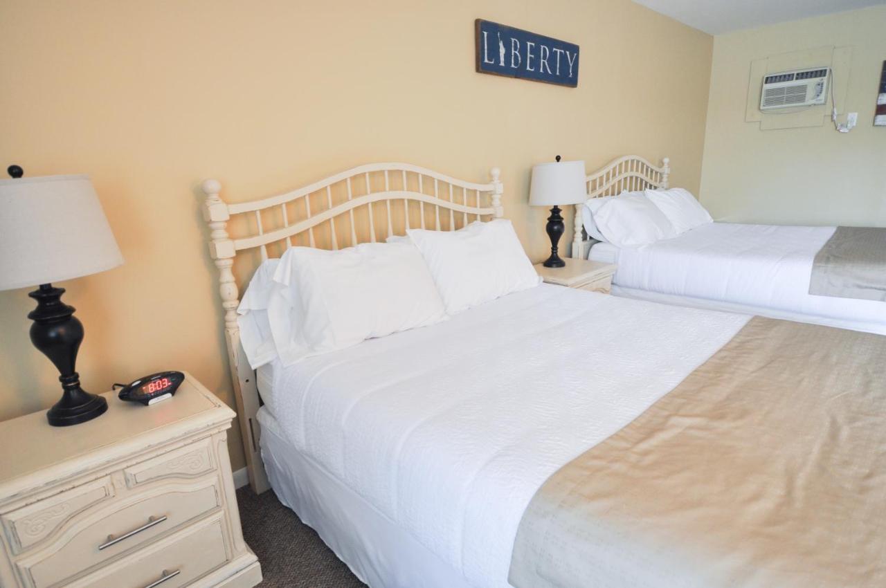 East Shore Lodging Hawley Bagian luar foto