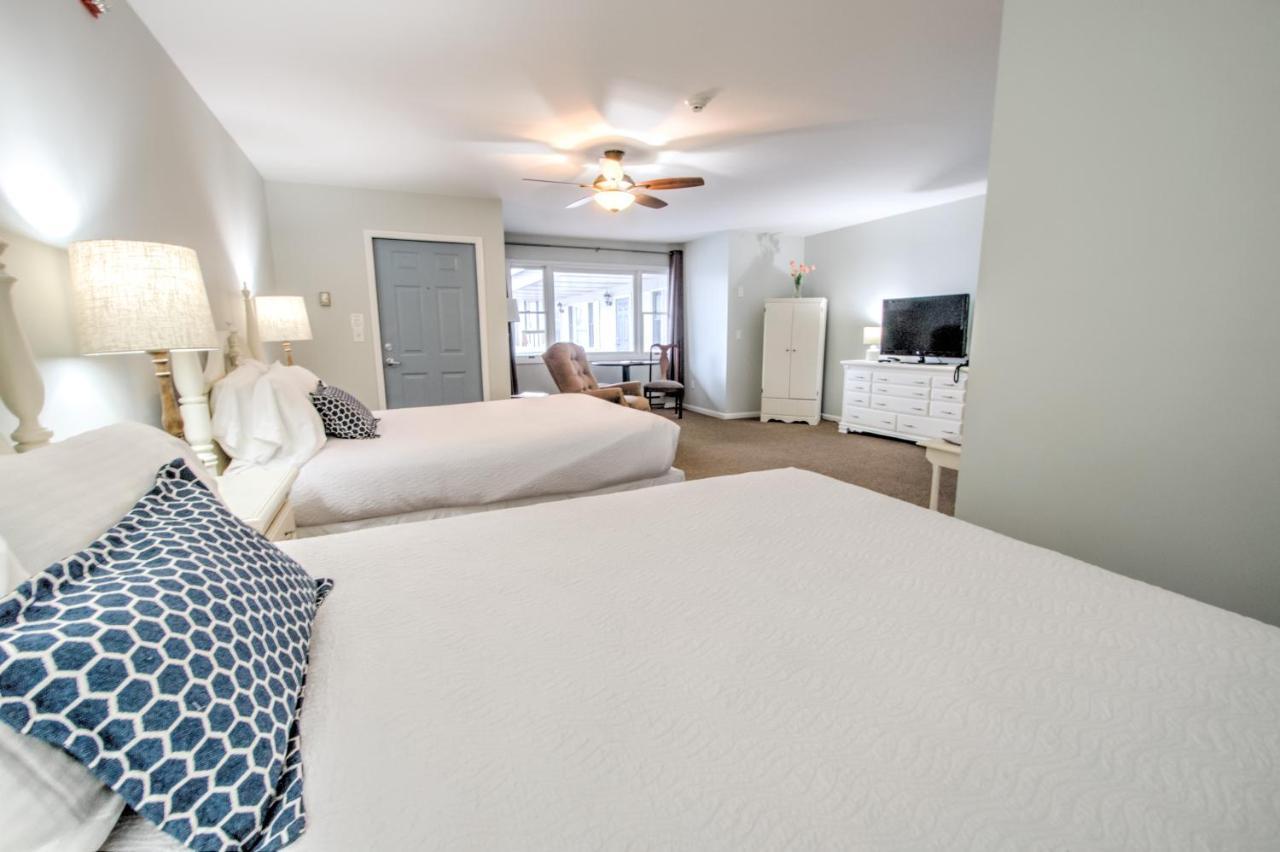 East Shore Lodging Hawley Bagian luar foto