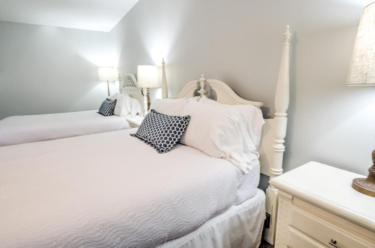East Shore Lodging Hawley Bagian luar foto