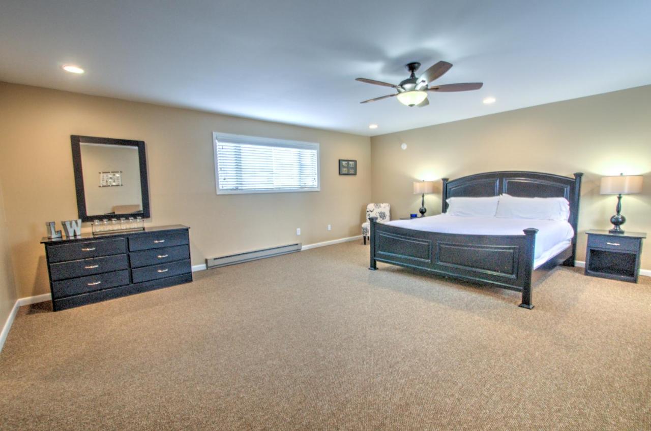 East Shore Lodging Hawley Bagian luar foto
