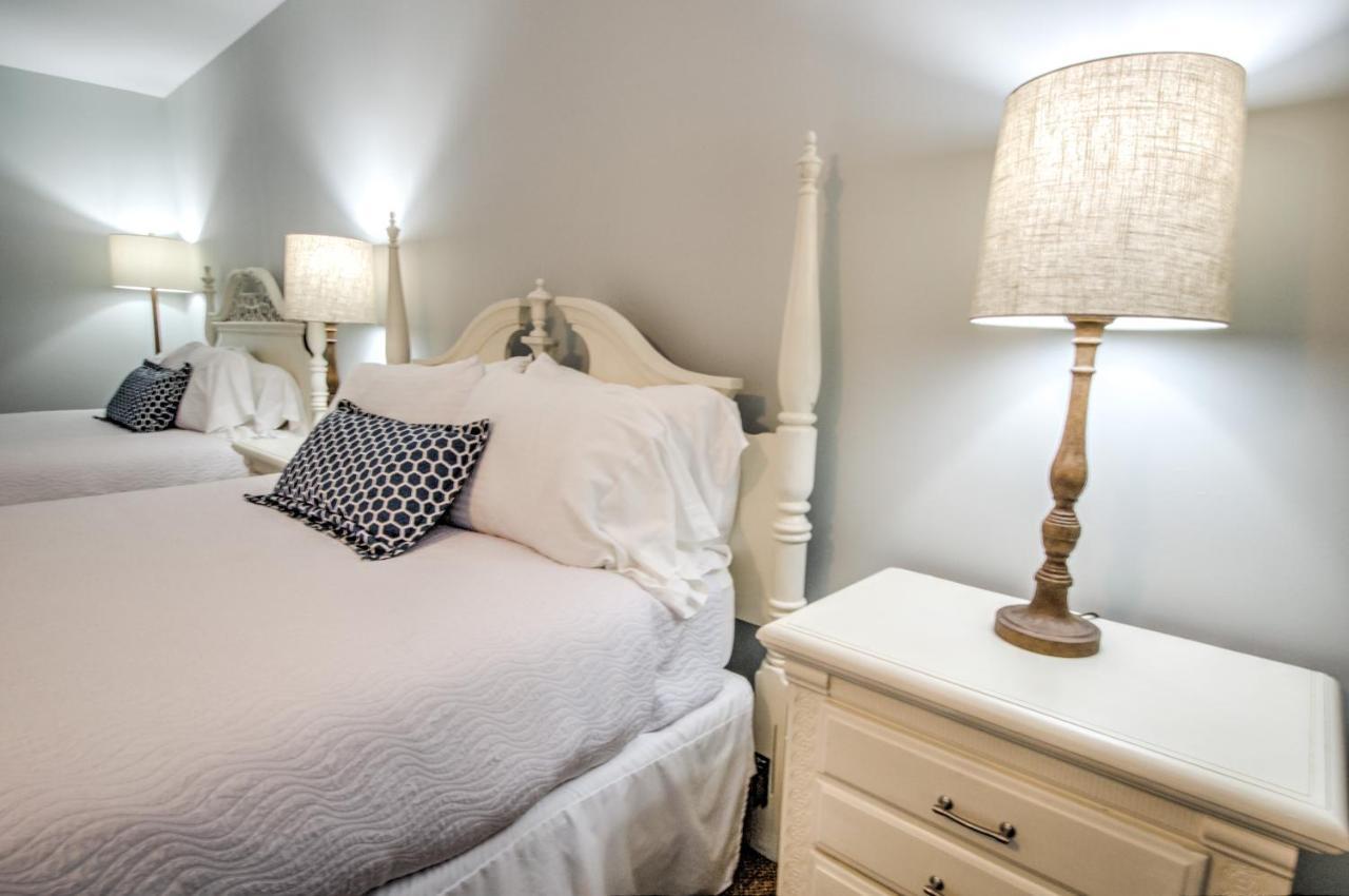 East Shore Lodging Hawley Bagian luar foto