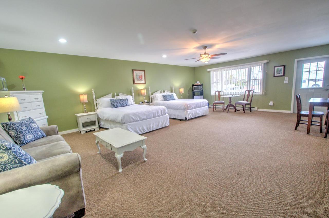 East Shore Lodging Hawley Bagian luar foto