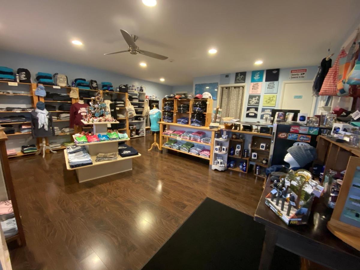 East Shore Lodging Hawley Bagian luar foto