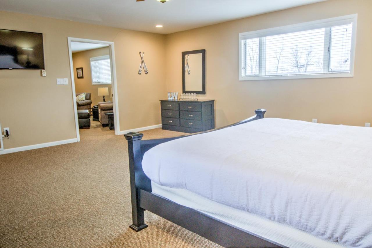East Shore Lodging Hawley Bagian luar foto