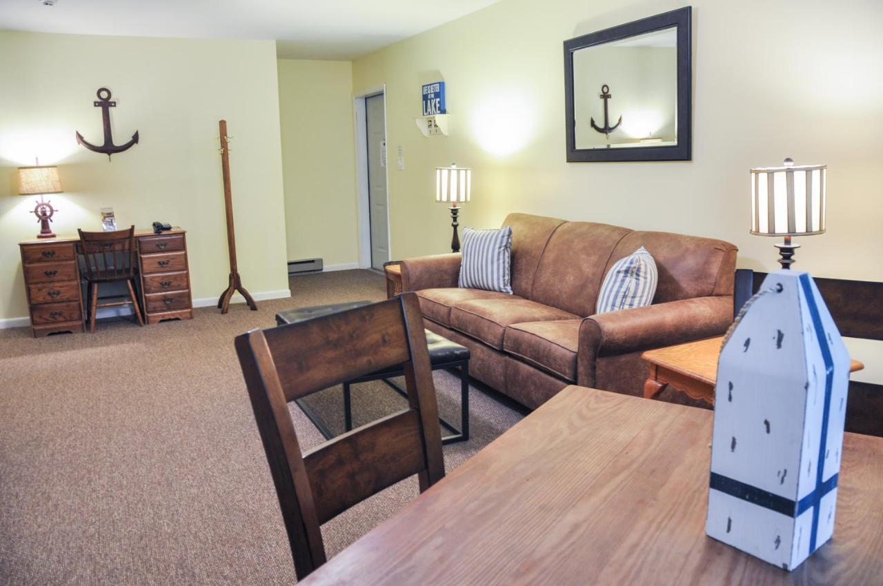 East Shore Lodging Hawley Bagian luar foto