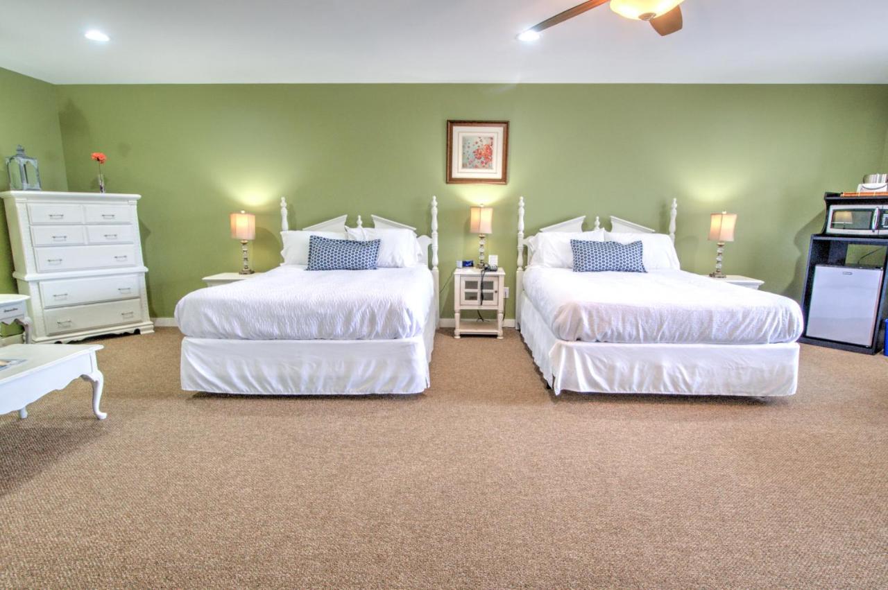 East Shore Lodging Hawley Bagian luar foto