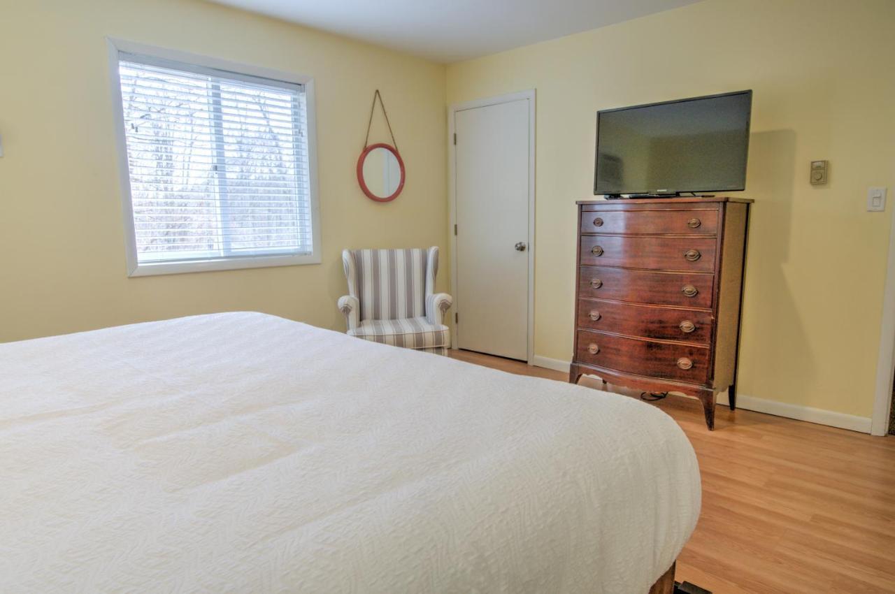 East Shore Lodging Hawley Bagian luar foto